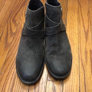 Born Ankle Boots W8 with plaid on inside